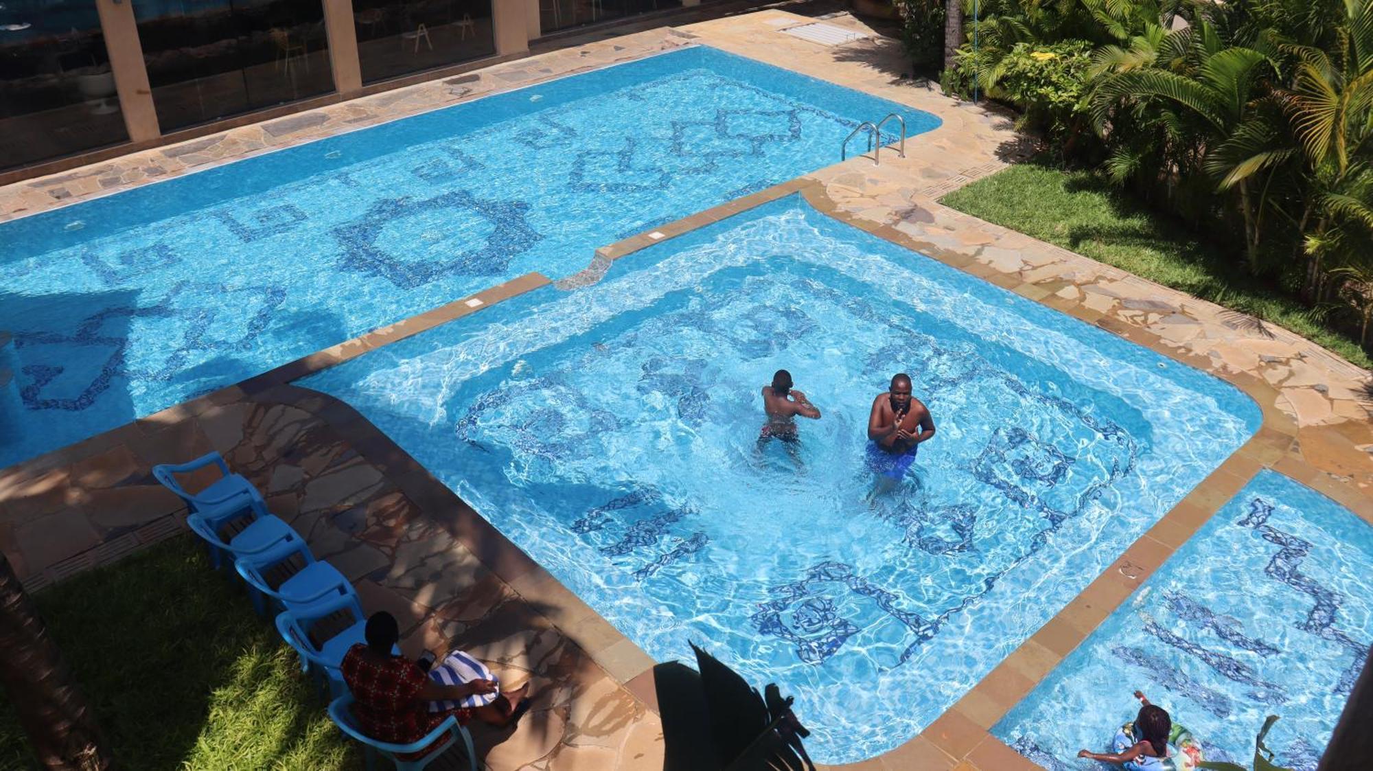 Charchoma Restaurant Hotel Mombasa Luaran gambar